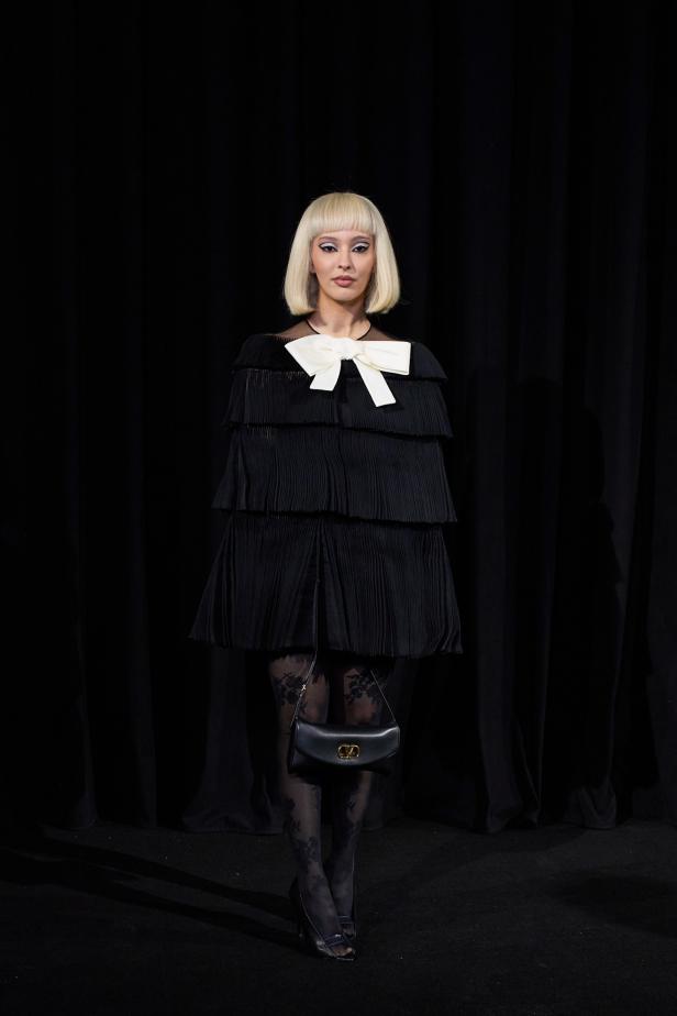  مجموعة Specula Mundi من فالنتينو للهوت كوتور.. دعوة  للتوقف وإعادة النظر في علاقتنا بالموضة