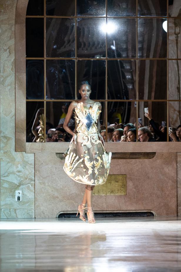 مجموعة روبير أبي نادر للأزياء الراقية 2026