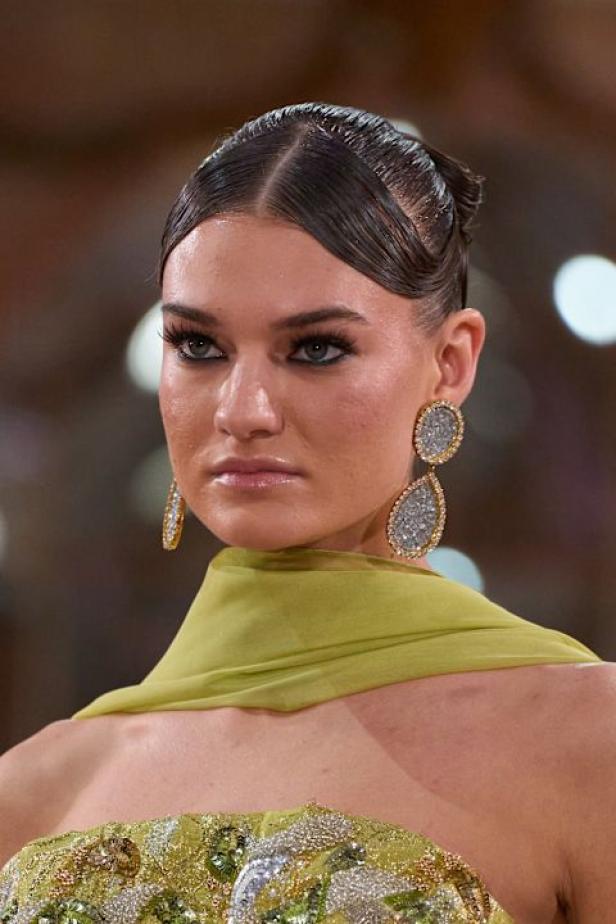 مجموعة روبير أبي نادر للأزياء الراقية 2026