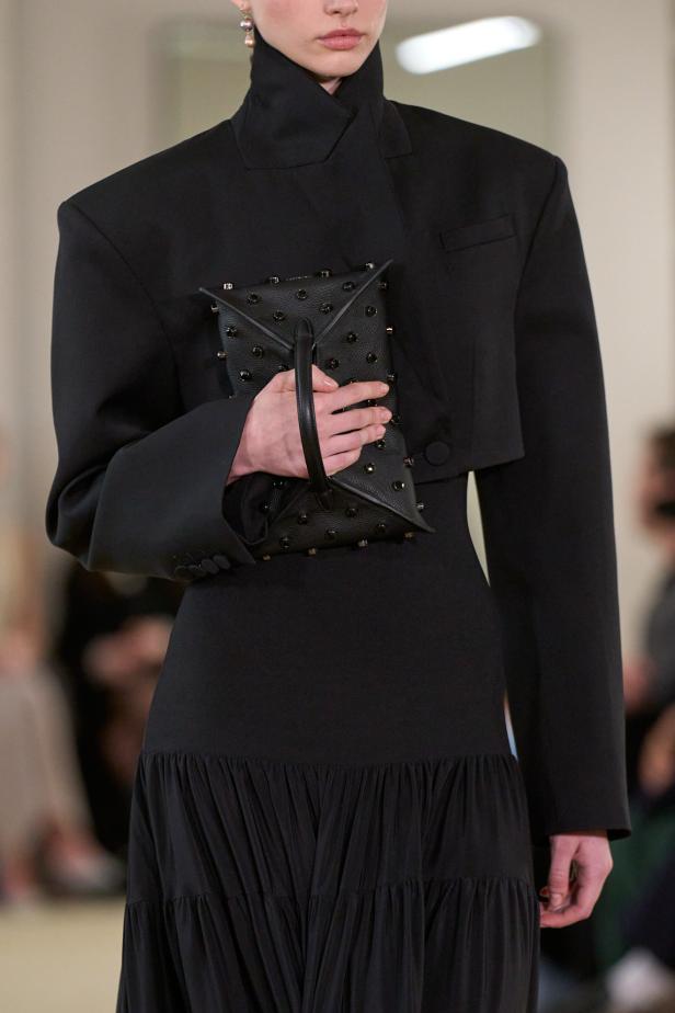 مجموعة ألتوزارا لخريف 2026 تعيد تعريف الأناقة اليومية بلمسة درامية مميّزة