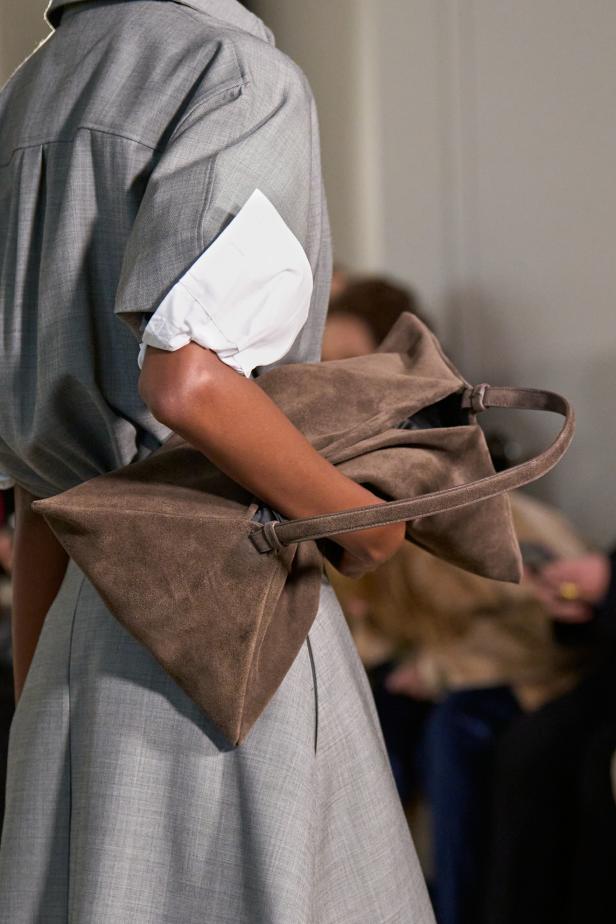 مجموعة ألتوزارا لخريف 2026 تعيد تعريف الأناقة اليومية بلمسة درامية مميّزة