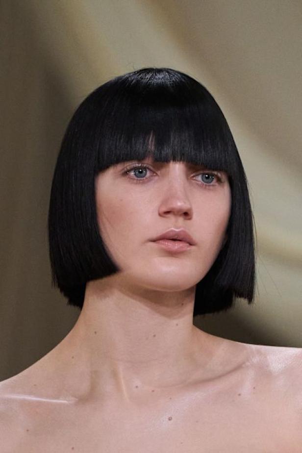 محمد آشي يقدّم "البدايات" في مجموعة ربيع وصيف 2026 للأزياء الراقية