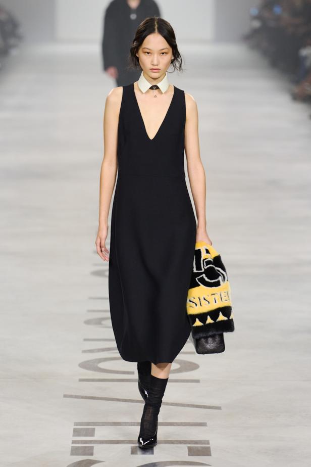 كيوري ترفع شعار "خزانة للجميع‎"‎‏ في أول عرض لها مع ‏Fendi‏ لموسم خريف 2026‏