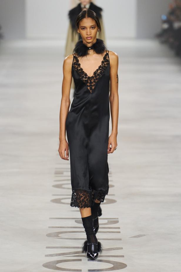 كيوري ترفع شعار "خزانة للجميع‎"‎‏ في أول عرض لها مع ‏Fendi‏ لموسم خريف 2026‏