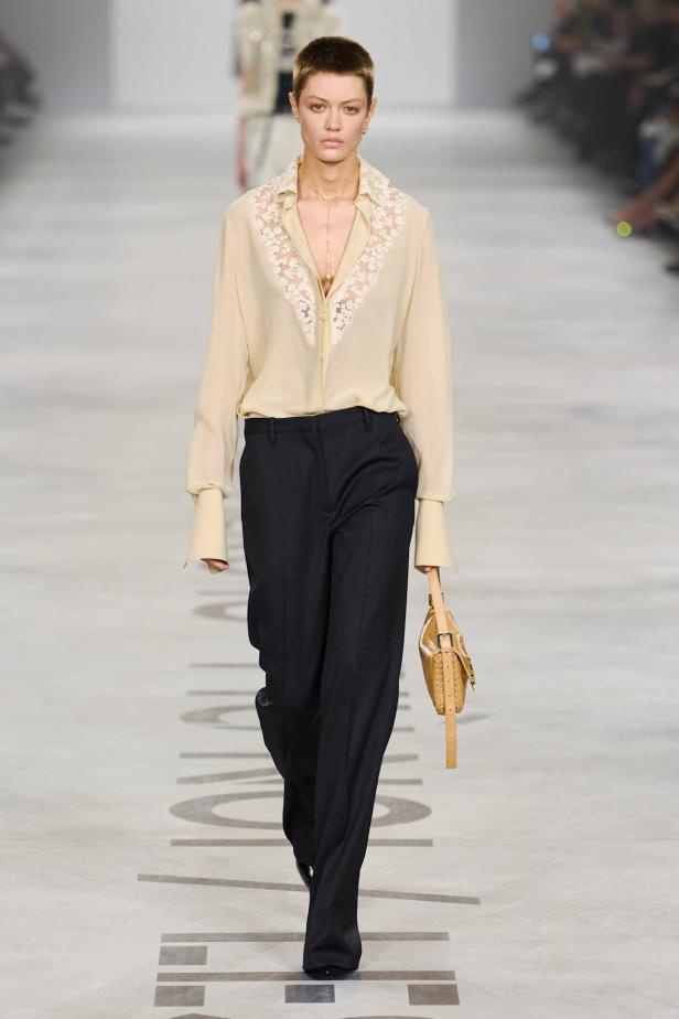 كيوري ترفع شعار "خزانة للجميع‎"‎‏ في أول عرض لها مع ‏Fendi‏ لموسم خريف 2026‏