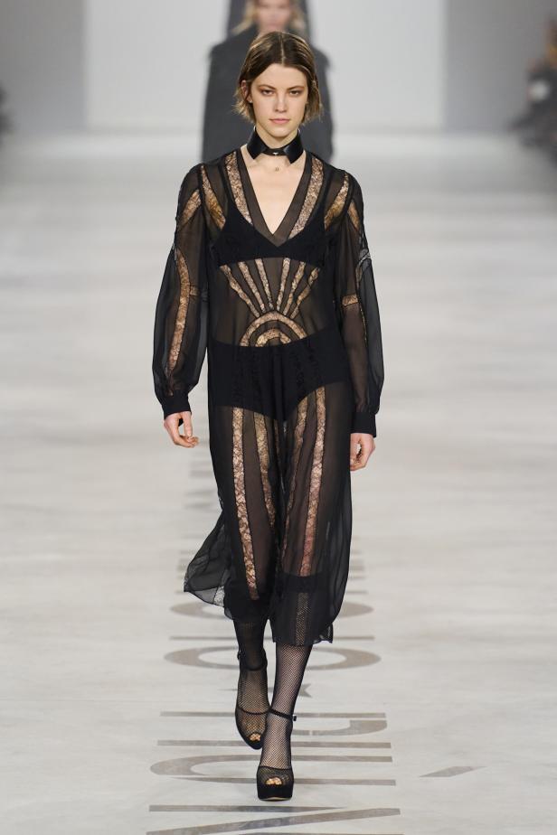 كيوري ترفع شعار "خزانة للجميع‎"‎‏ في أول عرض لها مع ‏Fendi‏ لموسم خريف 2026‏