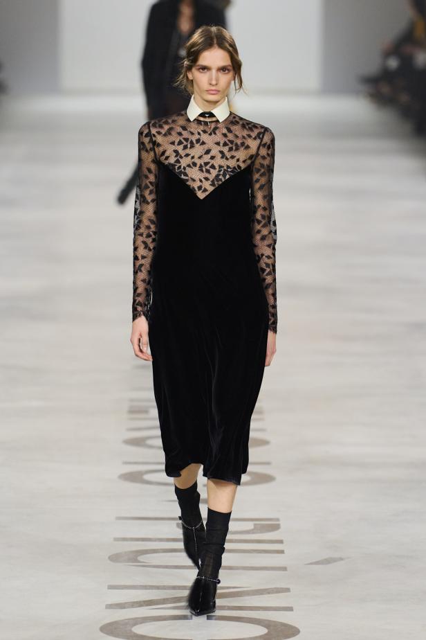 كيوري ترفع شعار "خزانة للجميع‎"‎‏ في أول عرض لها مع ‏Fendi‏ لموسم خريف 2026‏