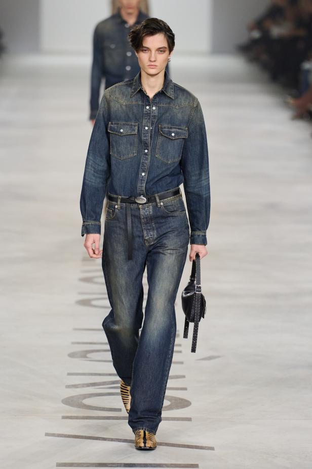 كيوري ترفع شعار "خزانة للجميع‎"‎‏ في أول عرض لها مع ‏Fendi‏ لموسم خريف 2026‏