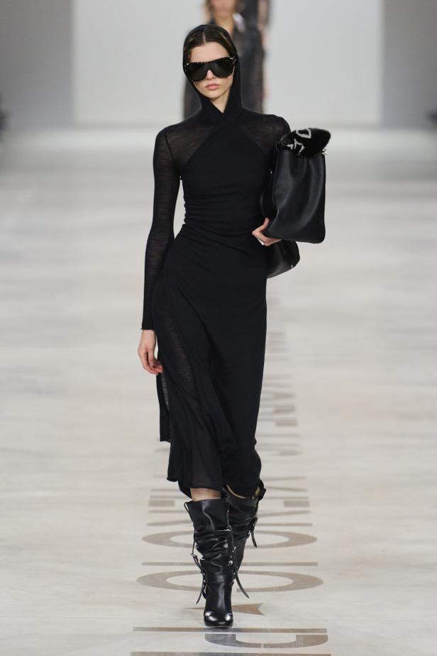 كيوري ترفع شعار "خزانة للجميع‎"‎‏ في أول عرض لها مع ‏Fendi‏ لموسم خريف 2026‏