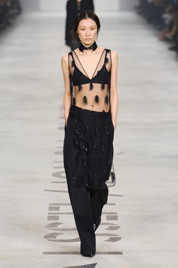 كيوري ترفع شعار "خزانة للجميع‎"‎‏ في أول عرض لها مع ‏Fendi‏ لموسم خريف 2026‏