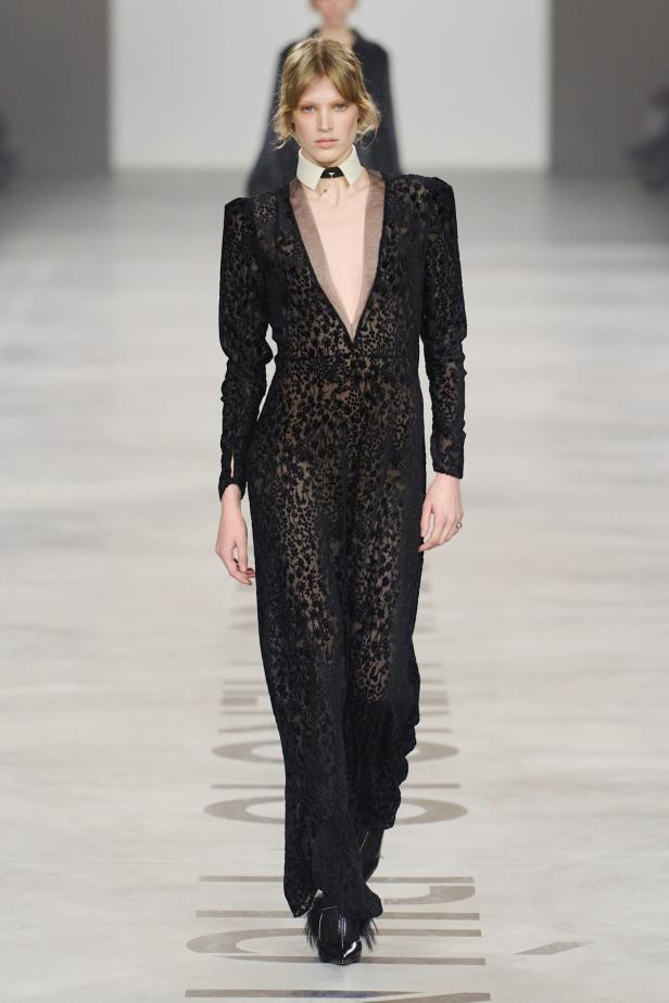 كيوري ترفع شعار "خزانة للجميع‎"‎‏ في أول عرض لها مع ‏Fendi‏ لموسم خريف 2026‏