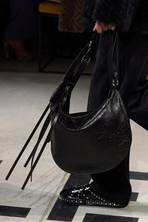 كيوري ترفع شعار "خزانة للجميع‎"‎‏ في أول عرض لها مع ‏Fendi‏ لموسم خريف 2026‏