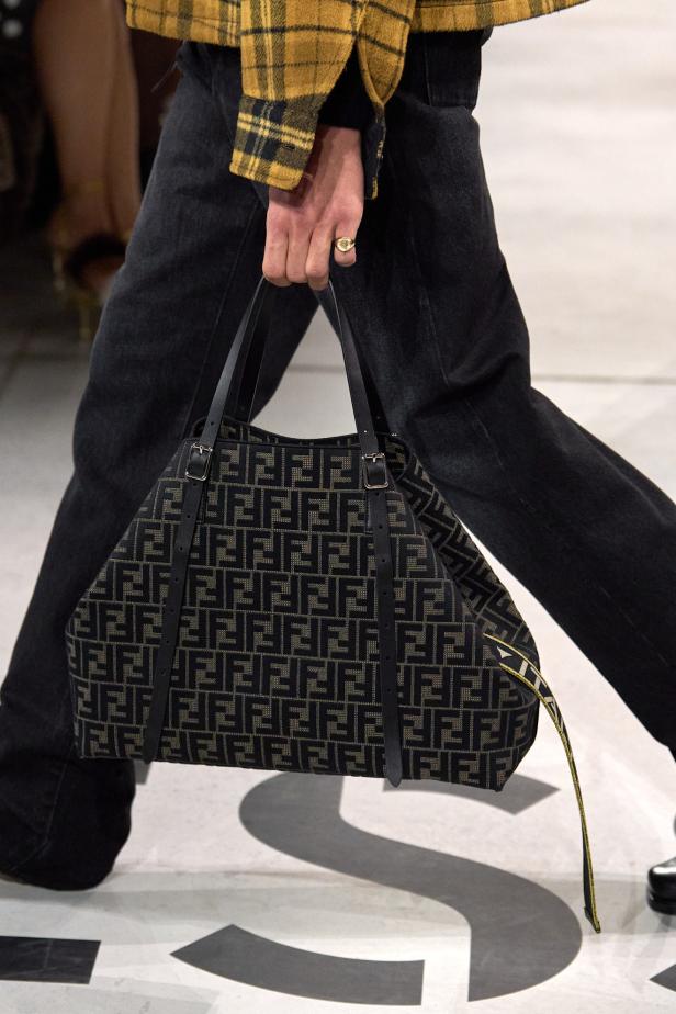 كيوري ترفع شعار "خزانة للجميع‎"‎‏ في أول عرض لها مع ‏Fendi‏ لموسم خريف 2026‏