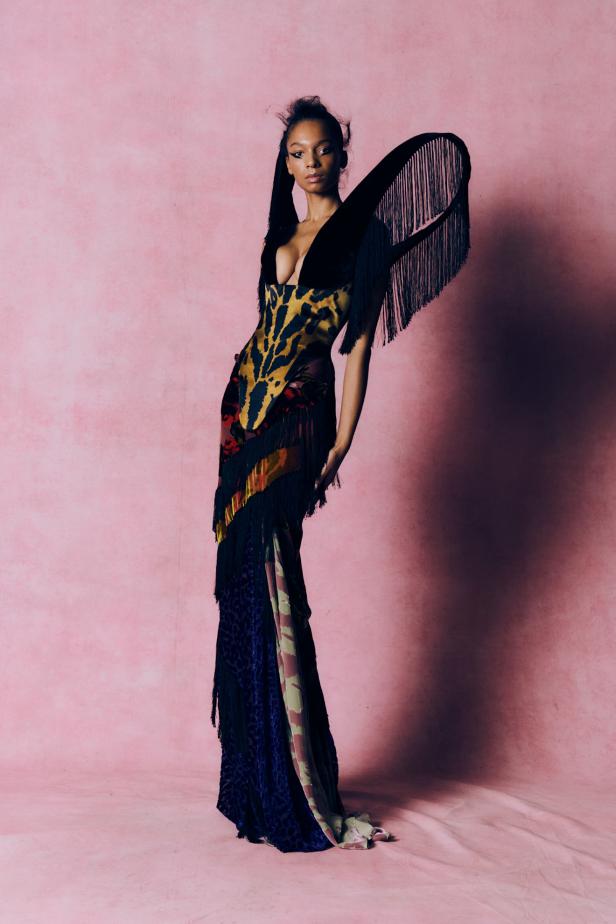 عودة الماكسماليزم في أبهى تجلياتها المسرحية في مجموعة Harris Reed لخريف و شتاء 2026 للملابس الجاهزة