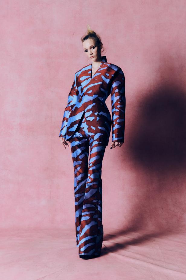 عودة الماكسماليزم في أبهى تجلياتها المسرحية في مجموعة Harris Reed لخريف و شتاء 2026 للملابس الجاهزة