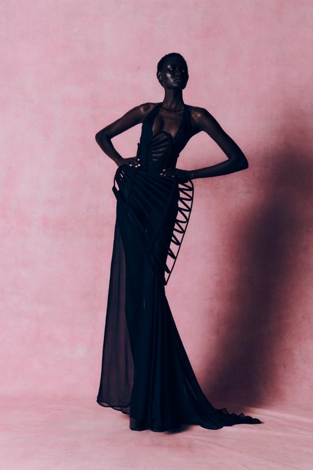 عودة الماكسماليزم في أبهى تجلياتها المسرحية في مجموعة Harris Reed لخريف و شتاء 2026 للملابس الجاهزة