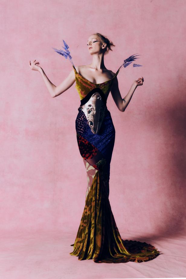 عودة الماكسماليزم في أبهى تجلياتها المسرحية في مجموعة Harris Reed لخريف و شتاء 2026 للملابس الجاهزة