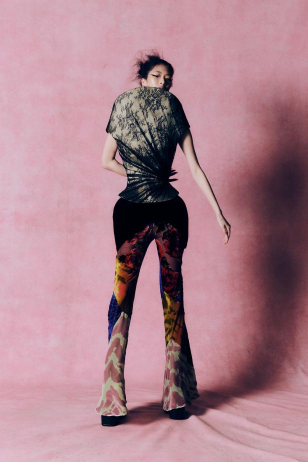 عودة الماكسماليزم في أبهى تجلياتها المسرحية في مجموعة Harris Reed لخريف و شتاء 2026 للملابس الجاهزة