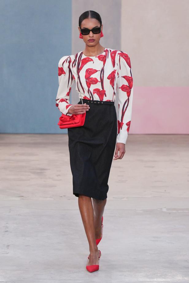  مجموعة كارولينا هيريرا لخريف 2026 تكريم للمرأة القوية والمثقفة