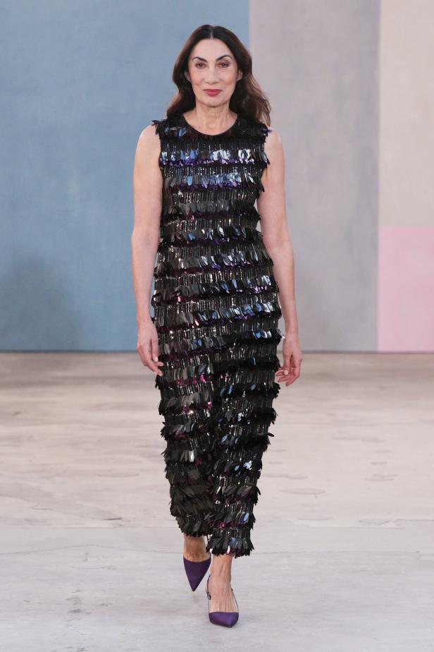  مجموعة كارولينا هيريرا لخريف 2026 تكريم للمرأة القوية والمثقفة