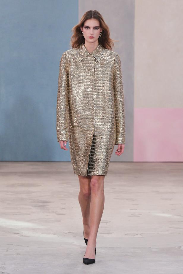  مجموعة كارولينا هيريرا لخريف 2026 تكريم للمرأة القوية والمثقفة