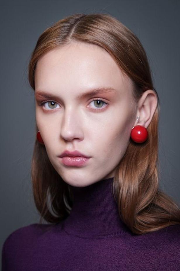  مجموعة كارولينا هيريرا لخريف 2026 تكريم للمرأة القوية والمثقفة