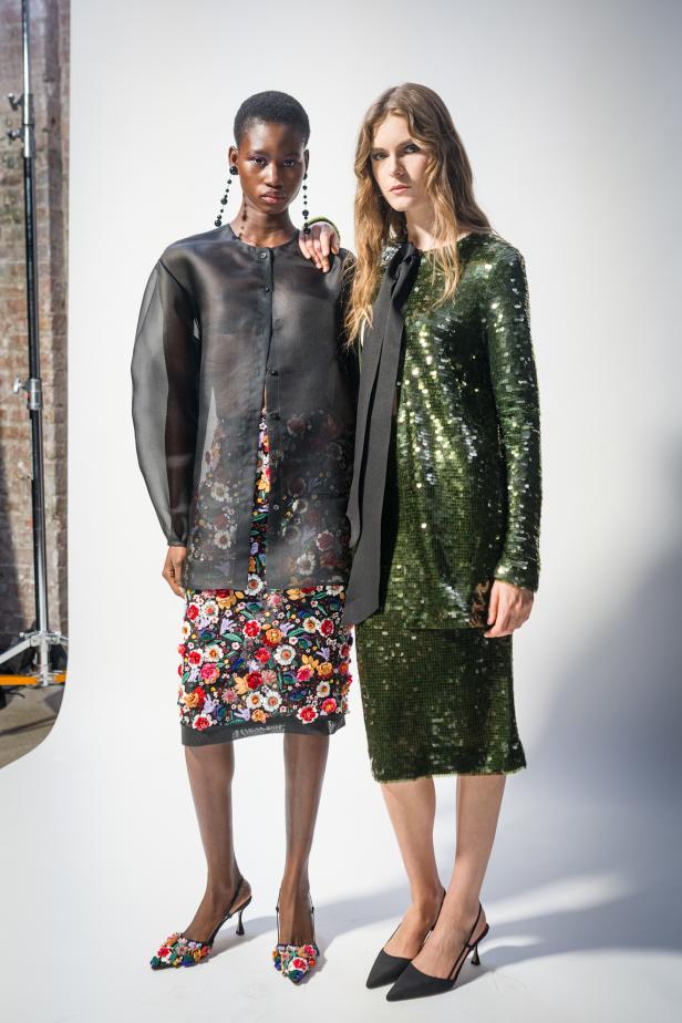  مجموعة كارولينا هيريرا لخريف 2026 تكريم للمرأة القوية والمثقفة