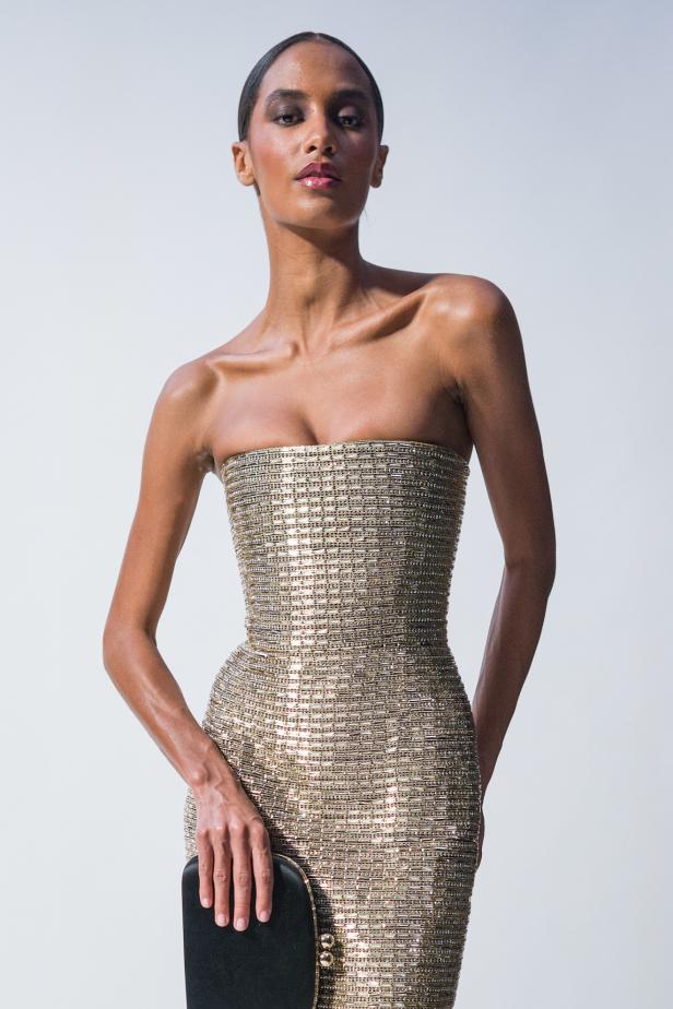  مجموعة كارولينا هيريرا لخريف 2026 تكريم للمرأة القوية والمثقفة