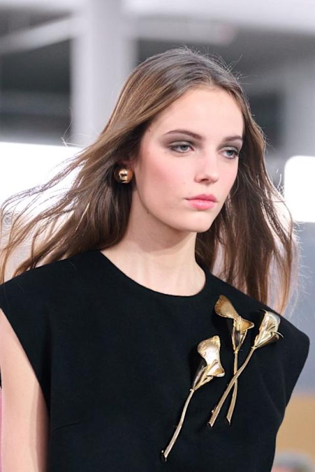  مجموعة كارولينا هيريرا لخريف 2026 تكريم للمرأة القوية والمثقفة