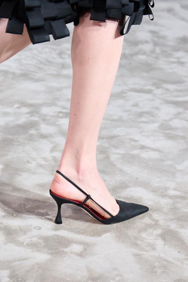  مجموعة كارولينا هيريرا لخريف 2026 تكريم للمرأة القوية والمثقفة