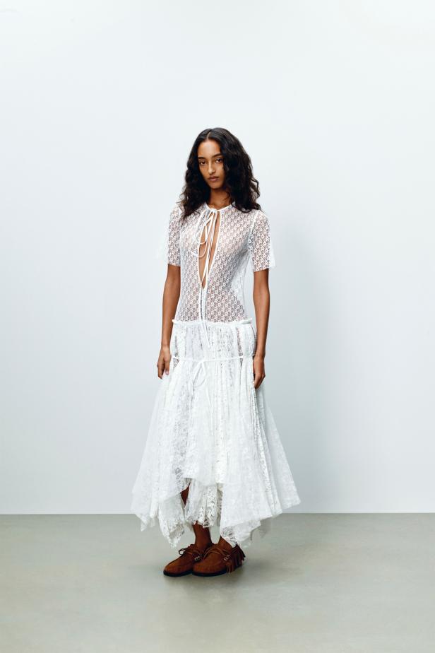 مجموعة JW Anderson تجربة فنية متكاملة