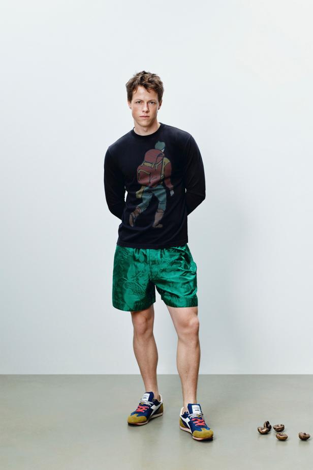 مجموعة JW Anderson تجربة فنية متكاملة