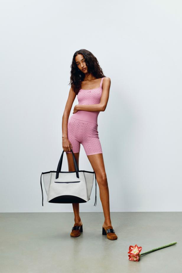 مجموعة JW Anderson تجربة فنية متكاملة