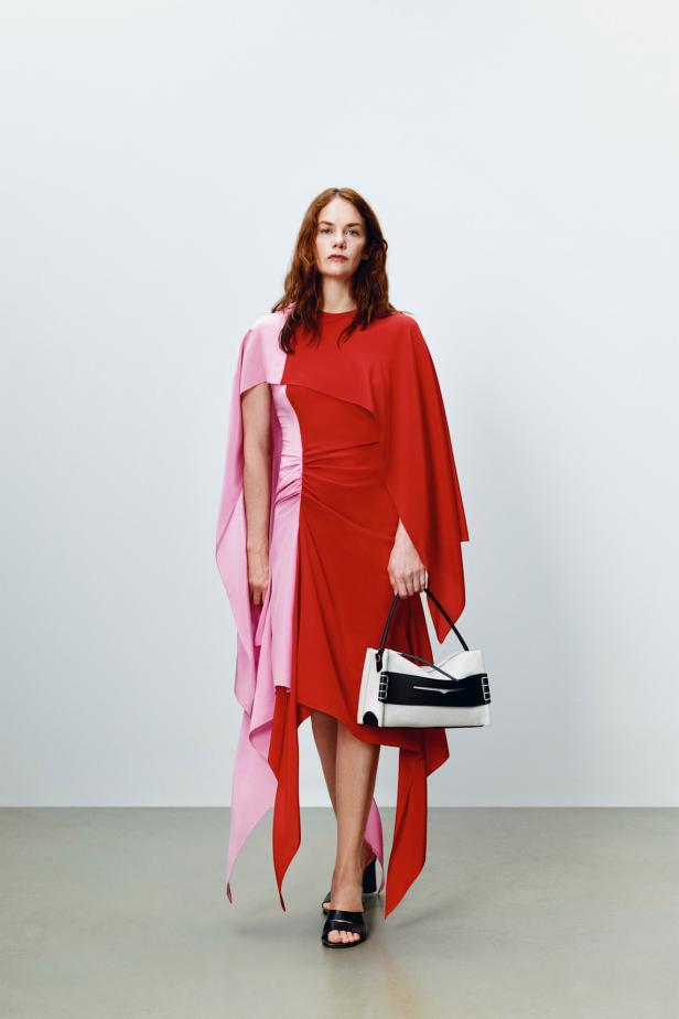 مجموعة JW Anderson تجربة فنية متكاملة