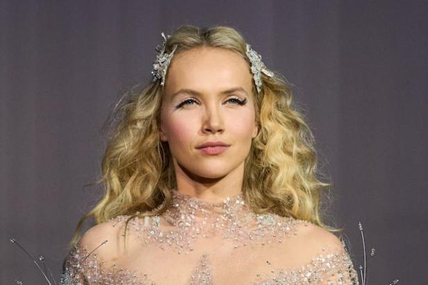 عرض أزياء مجموعة Julien Fournie لربيع وصيف 2026