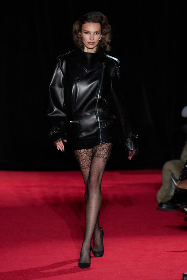 مجموعة لاكوان سميث لخريف 2026 للمرأة الغامضة والقوية