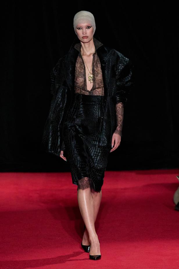 مجموعة لاكوان سميث لخريف 2026 للمرأة الغامضة والقوية