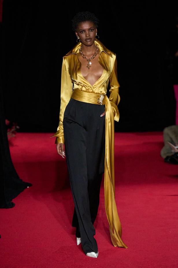 مجموعة لاكوان سميث لخريف 2026 للمرأة الغامضة والقوية