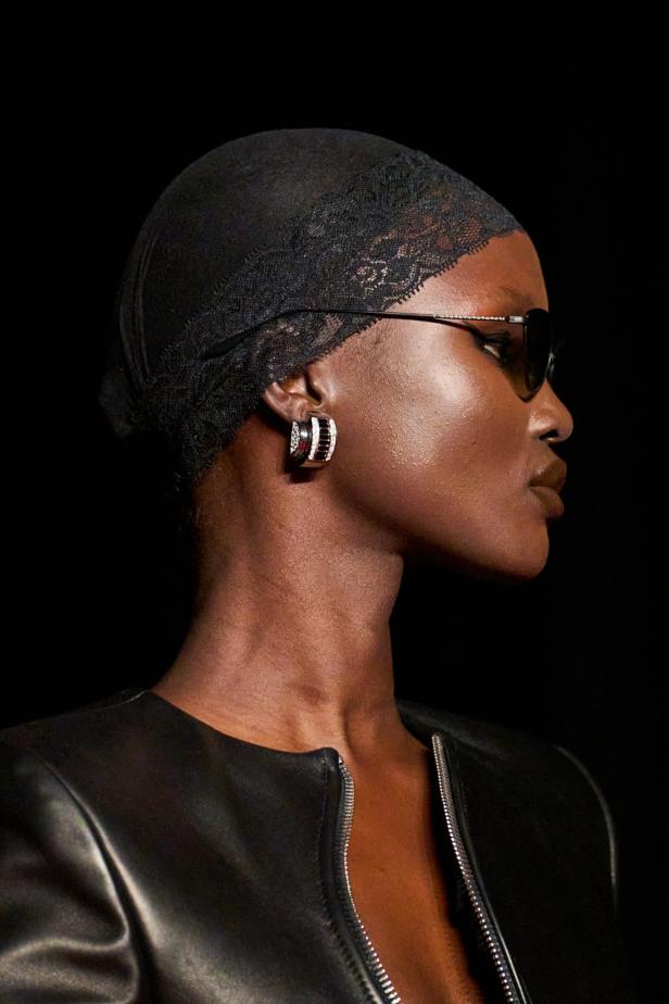 مجموعة لاكوان سميث لخريف 2026 للمرأة الغامضة والقوية