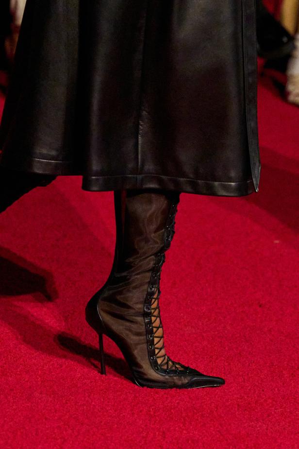 مجموعة لاكوان سميث لخريف 2026 للمرأة الغامضة والقوية