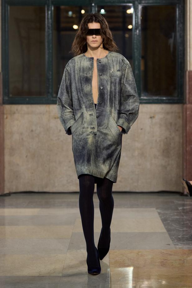 فن الأناقة المُستعجلة في مجموعة MM6 Maison Margiela خريف و شتاء 2026 للملابس الجاهزة