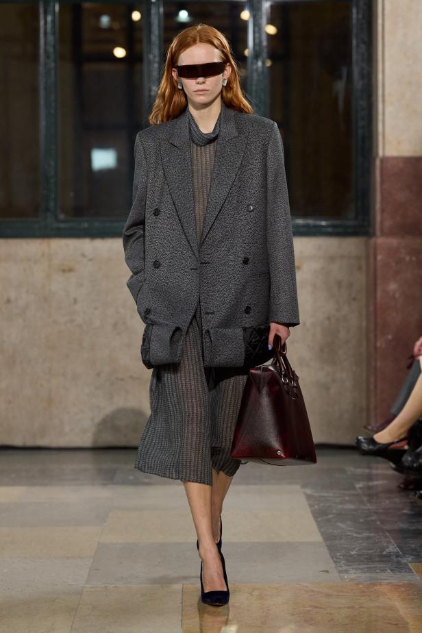 فن الأناقة المُستعجلة في مجموعة MM6 Maison Margiela خريف و شتاء 2026 للملابس الجاهزة