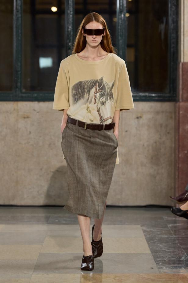 فن الأناقة المُستعجلة في مجموعة MM6 Maison Margiela خريف و شتاء 2026 للملابس الجاهزة