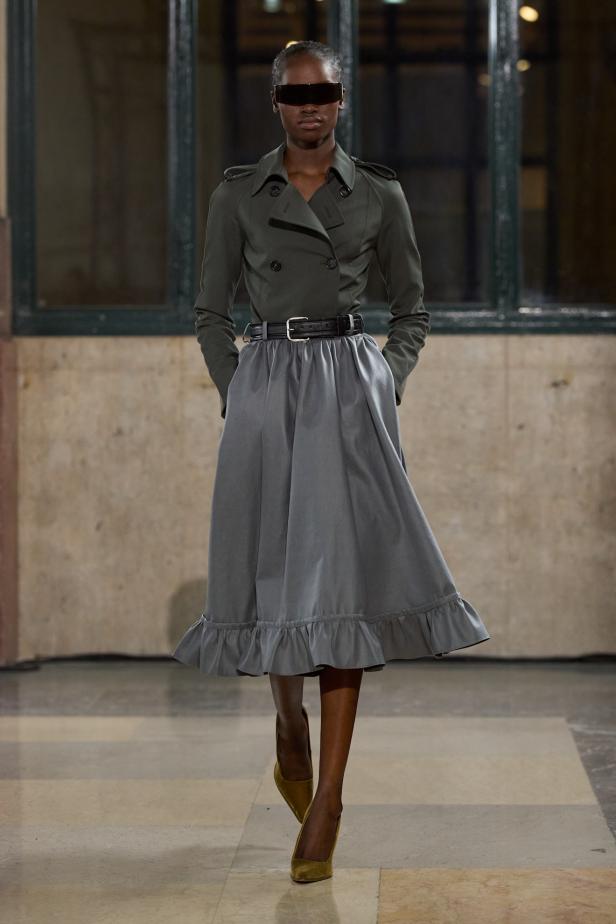 فن الأناقة المُستعجلة في مجموعة MM6 Maison Margiela خريف و شتاء 2026 للملابس الجاهزة