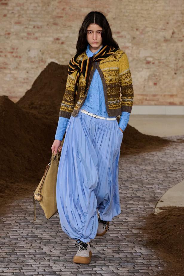 مجموعة موسكينو لخريف وشتاء 2026... رحلة حالمة من ميلانو إلى الأرجنتين‏