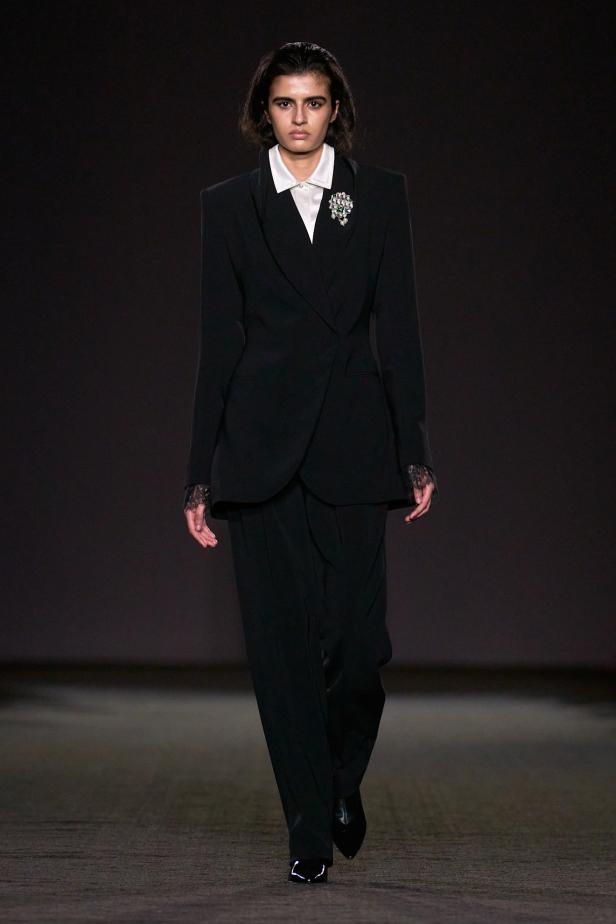 حكاية الأمل العابر للحدود في مجموعة Prabal Gurung خريف و شتاء 2026 للملابس الجاهزة