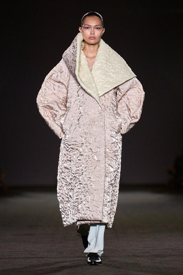 حكاية الأمل العابر للحدود في مجموعة Prabal Gurung خريف و شتاء 2026 للملابس الجاهزة