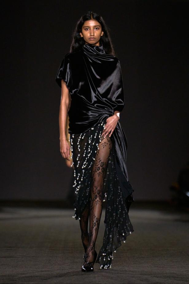 حكاية الأمل العابر للحدود في مجموعة Prabal Gurung خريف و شتاء 2026 للملابس الجاهزة