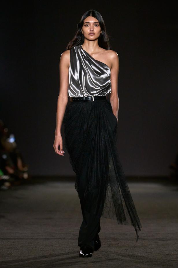 حكاية الأمل العابر للحدود في مجموعة Prabal Gurung خريف و شتاء 2026 للملابس الجاهزة