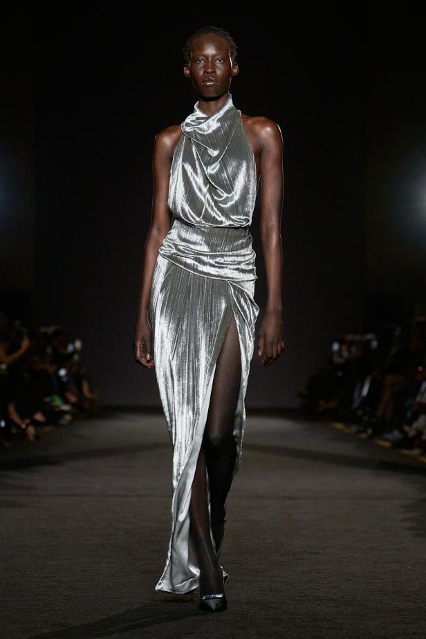 حكاية الأمل العابر للحدود في مجموعة Prabal Gurung خريف و شتاء 2026 للملابس الجاهزة